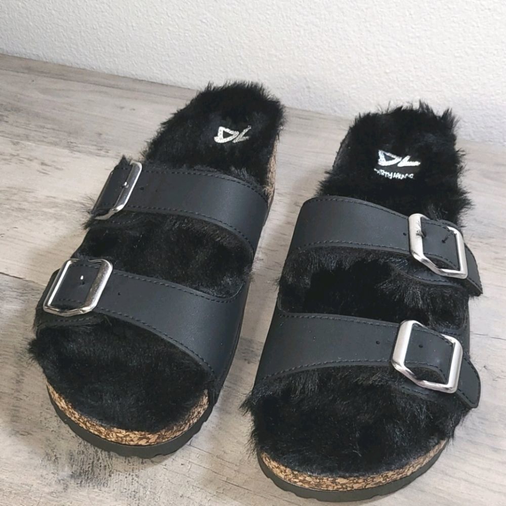 NEW Dirty Laundry Lined Sandals